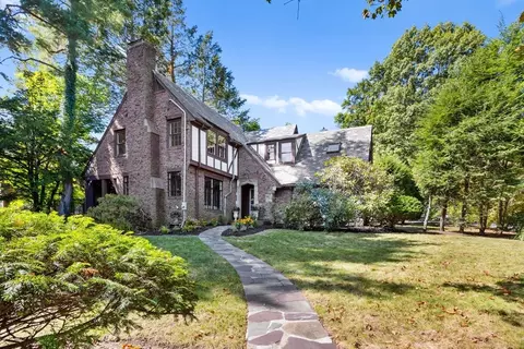 655 Centre St, Newton, MA 02458