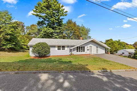 20 Bow Street Ct, Stoneham, MA 02180