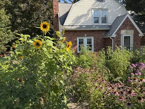 18 Zenith Dr, Worcester, MA 01602