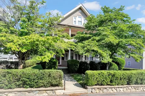19 Fessenden Rd #1, Arlington, MA 02476