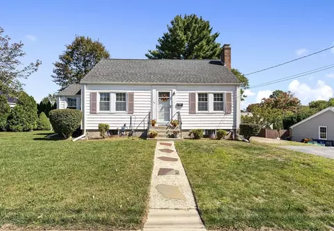 85 Oak St, Stoneham, MA 02180