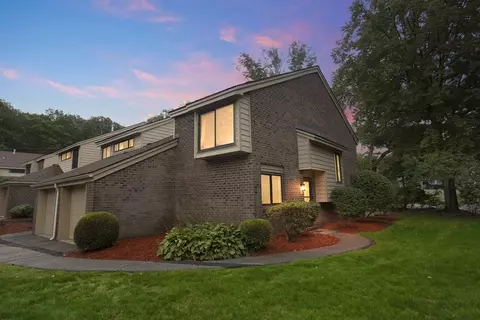 18 Cherrywood Dr #18, Stoughton, MA 02072