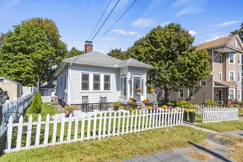 32 Kosta St, Worcester, MA 01607