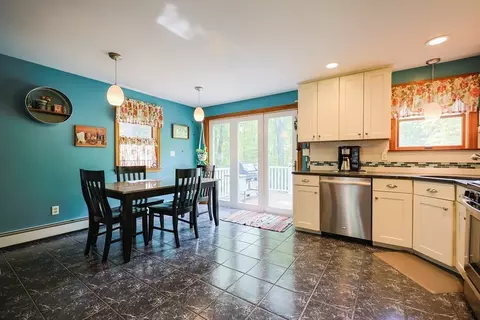 70 Plain St E, Berkley, MA 02779 photo 2