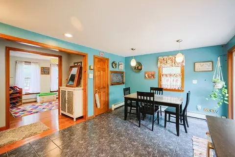 70 Plain St E, Berkley, MA 02779 photo 4