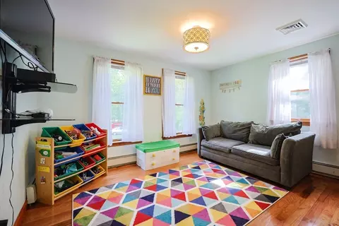70 Plain St E, Berkley, MA 02779 photo 12