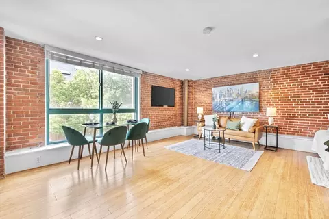 42 8th St #1301, Boston, MA 02129