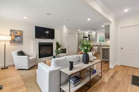427 Walnut Ave, Boston, MA 02130 photo 4