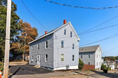 22 Hanson St, Salem, MA 01970