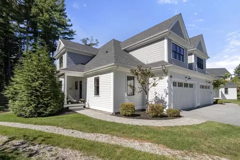 19 Southfield Ln #19, Sherborn, MA 01770