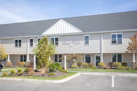 27 Ocean Walk Dr #204, Plymouth, MA 02360