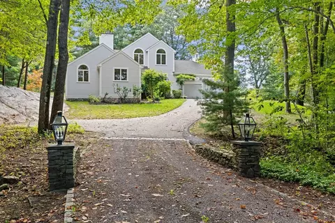 29 Heather Dr, Cohasset, MA 02025