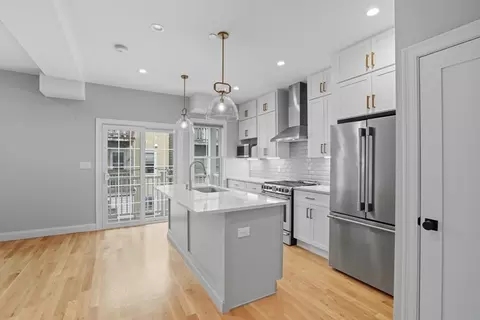 15 Morris St #2, Boston, MA 02128