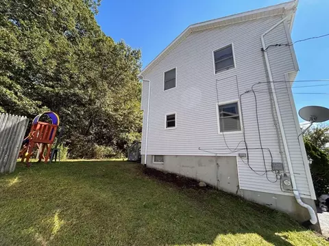 126 Brooks St # -A, Worcester, MA 01606 photo 3
