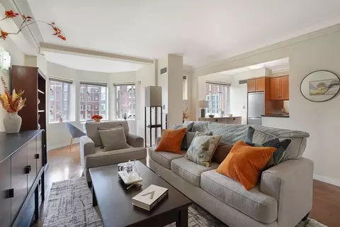 20 Chapel St #B801, Brookline, MA 02446