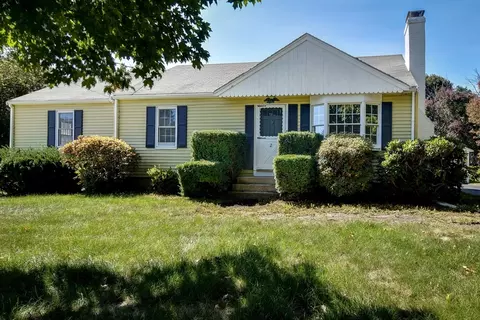 2 Curtis Rd, Hopkinton, MA 01748