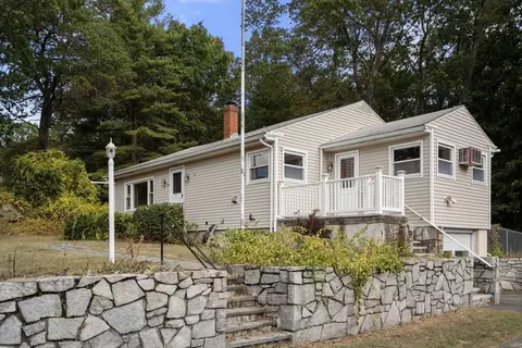 11 Mountain View Dr, Dracut, MA 01826