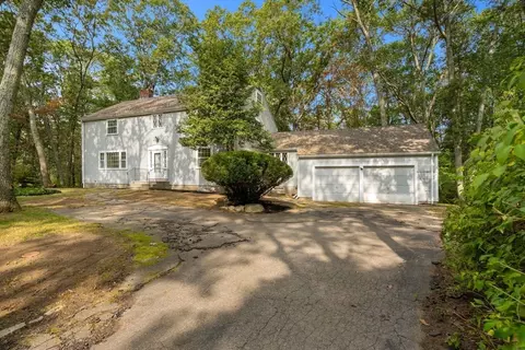 25 Yorkshire Rd, Dover, MA 02030 photo 3