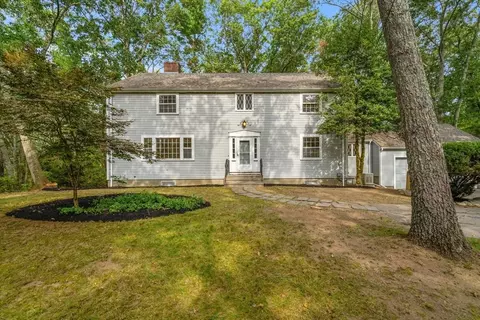 25 Yorkshire Rd, Dover, MA 02030