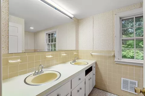 25 Yorkshire Rd, Dover, MA 02030 photo 32