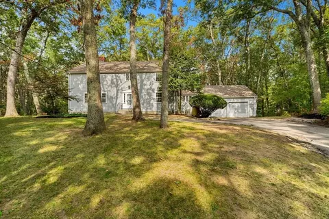 25 Yorkshire Rd, Dover, MA 02030 photo 2