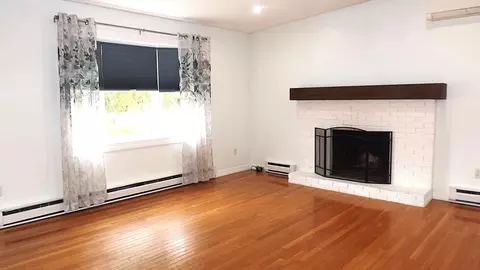 Living - 45 Cudworth Rd, Webster, MA 01570 photo 3 of 8