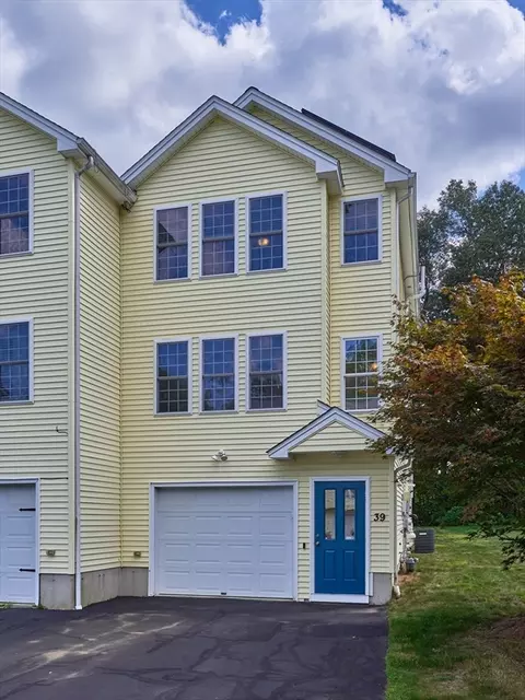 39 Meola Ave, Worcester, MA 01606