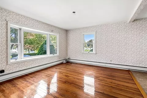 Living - 16 Marion Ave, Beverly, MA 01915 photo 3 of 7