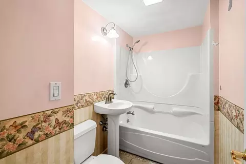 Bath - 16 Marion Ave, Beverly, MA 01915 photo 3 of 3