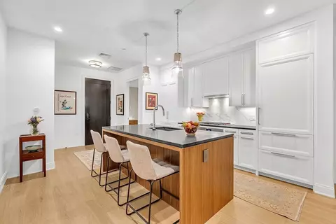 100 Linden St #111, Wellesley, MA 02482