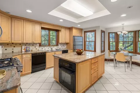 21 Hancock Rd, Brookline, MA 02445 photo 9
