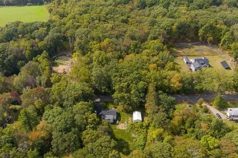 354 W Sutton Rd, Sutton, MA 01590 photo 2