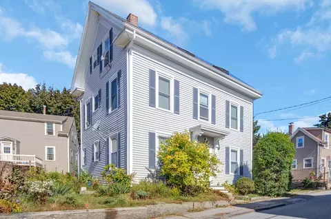 24 Taylor St #1, Gloucester, MA 01930