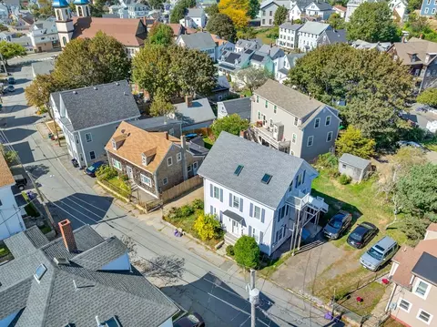 24 Taylor St #1, Gloucester, MA 01930 photo 4