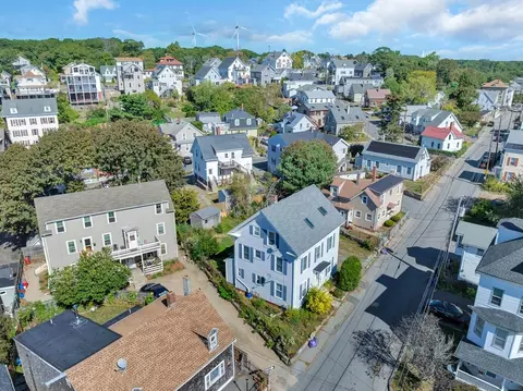 24 Taylor St #1, Gloucester, MA 01930 photo 5