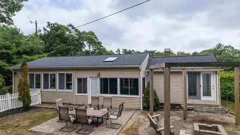 6 Agawam Dr, Wareham, MA 02538 photo 3