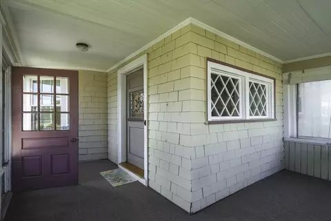 7 Kent Cir, Gloucester, MA 01930 photo 4