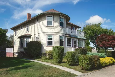 7 Kent Cir, Gloucester, MA 01930 photo 3