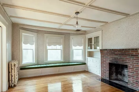 7 Kent Cir, Gloucester, MA 01930 photo 9