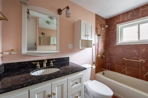 7 Kent Cir, Gloucester, MA 01930 photo 21