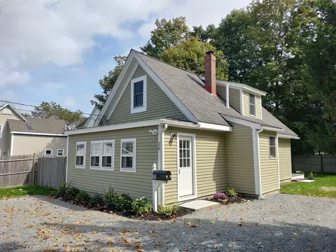 20 Benton St, Middleboro, MA 02346