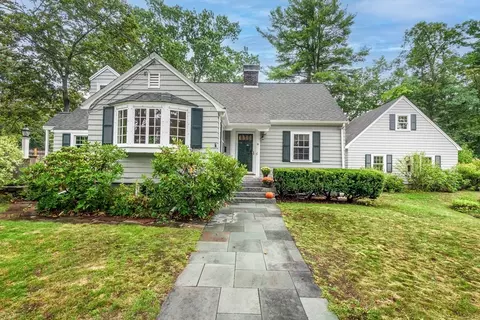 17 Palmer Hill Ave, Reading, MA 01867