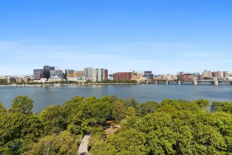 180 Beacon St #12E, Boston, MA 02116