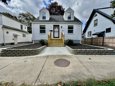 956 Highland Ave, Medford, MA 02155