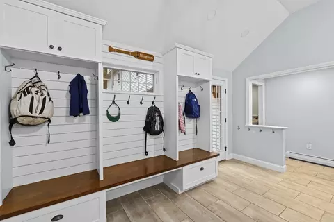 Entry Way - 11 Golfview Dr, Hingham, MA 02043 photo 3 of 4