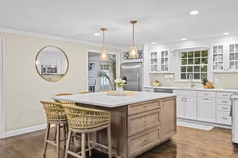 Kitchen - 11 Golfview Dr, Hingham, MA 02043 photo 2 of 4