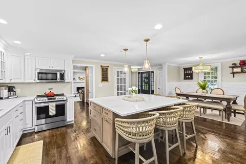 Kitchen - 11 Golfview Dr, Hingham, MA 02043 photo 4 of 4