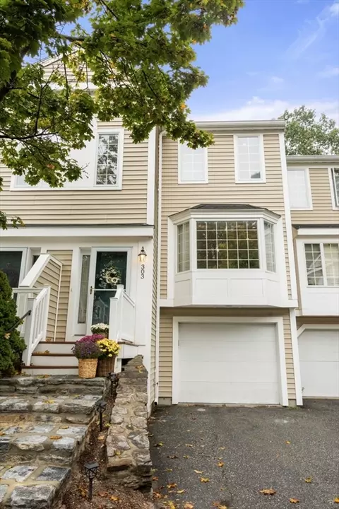 303 Greenwich Ct #303, Worcester, MA 01609