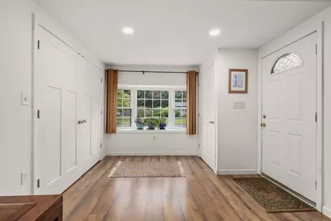 4 Loring Ave, Maynard, MA 01754 photo 2