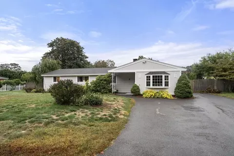 4 Loring Ave, Maynard, MA 01754
